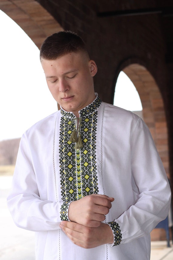 Vyshyvanka for Man Ukrainian Vyshyvanka Ukraine Sorochka Ukrainian Vyshyvanka Embrodered Shirt Ethno Vintage Embroidered Clothing