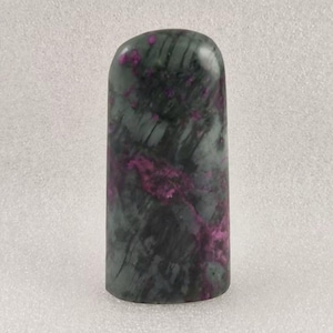 A Piece of Chinese Seal Custom Gift Handmade Jade Stone Stamp by Chisel Carve Janpanese Kanji Name Chop for Calligraphy Painting E055
