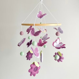 Móvil de cuna con mariposas, móvil de fieltro con mariposas, móvil de guardería con mariposas, móvil de niña con mariposas, decoración de fieltro con mariposas para guardería