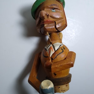 ANRI Bottle Stoppers Hand Carved Wood Italy Movable Kissing Couple Hat Tipper Man Wood Corks Vintage Barware Christmas Gift Vintage