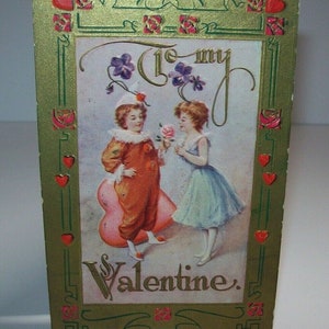vintage Carte postale de la Saint-Valentin en relief 1912 Clown remettant une rose à Lady Orig. Cadeau unique