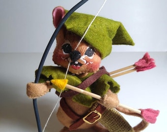 ANNALEE Dressed Robin Hood Mouse 1990 Doll 6.5" Christmas Gift Idea Bow & Arrows
