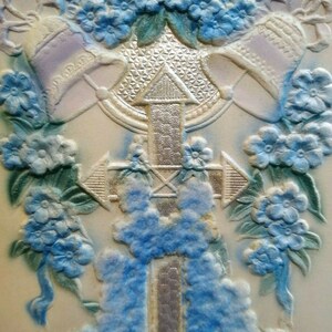 Vintage Oster Postkarte dickes 3-D Reliefbild Blaue Blumen Glocken Kreuz Unbenutzt Einzigartiges Geschenk