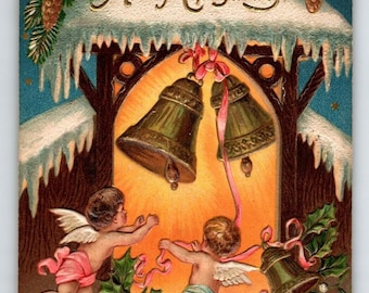 Weihnachtspostkarte Putten Engel Geprägte Glocken Religiöse Tannenzapfen Holly 1907