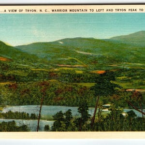 Vue de Tryon, Caroline du Nord, Warrior Mountain et Tryon Peak – Carte postale en lin vintage E-7878