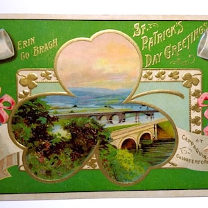Carte postale de la Saint-Patrick Erin Go Bragh Irish Greetings Pipes Bridge Cappaquinn Cadeau unique