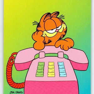 Garfield Dutch Postkarte Orange Getigerte Katze mit Pinkem Telefon Jim Denims 1978