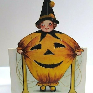 Carte postale d'Halloween Whitney, costume de citrouille de clown debout, découpé avec des matrices, cadeau unique original