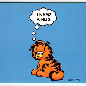 Garfield Katze Postkarte I brauche eine Hug Jim Denim 1978 Traurig Getigertes Cartoon Kitty Unbenutzt Einzigartiges Geschenk