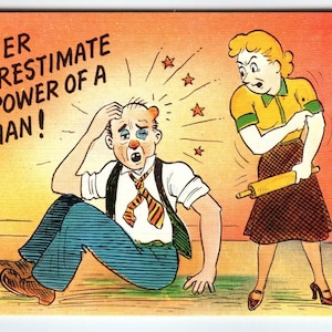 Unterschätzen Sie niemals Frauenpower Leinenpostkarte 1940 Rolling Pin Lady Hits Man