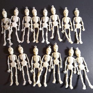 Halloween Skeleton Toys Lot Of 15 Plastic Dangler Ornaments 1960s Hong Kong Horror Spooky Cool
