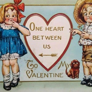 Carte postale Saint Valentin paysan garçon fille chiot chien Doxie gaufré Lynn Mass 1915 cadeau unique