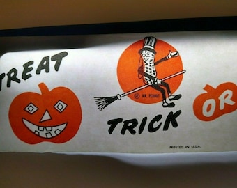Vintage 1940s Planters Mr. Peanut Halloween Banner