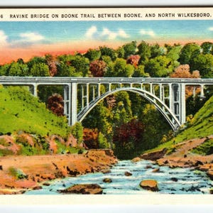 Ravine Bridge Boone Trail NC Linge de carte postale c1940 North Wilkesboro Asheville Co