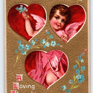 Carte postale de la Saint-Valentin : un chérubin regarde à travers 3 coeurs : une pensée affectueuse
