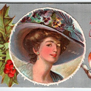 Carte postale de Noël victorienne Femmes au grand chapeau Rouge-gorge sur une branche en relief