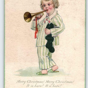 Weihnachtspostkarte Kind mit Signalhorn Horn hält Strumpf Zuckerstange Serie 210