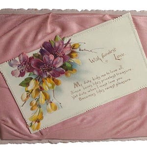 Vintage Valentinstag Seidenüberzogene Grußkarte mit liebevoll gestanztem Standup-Geschenk