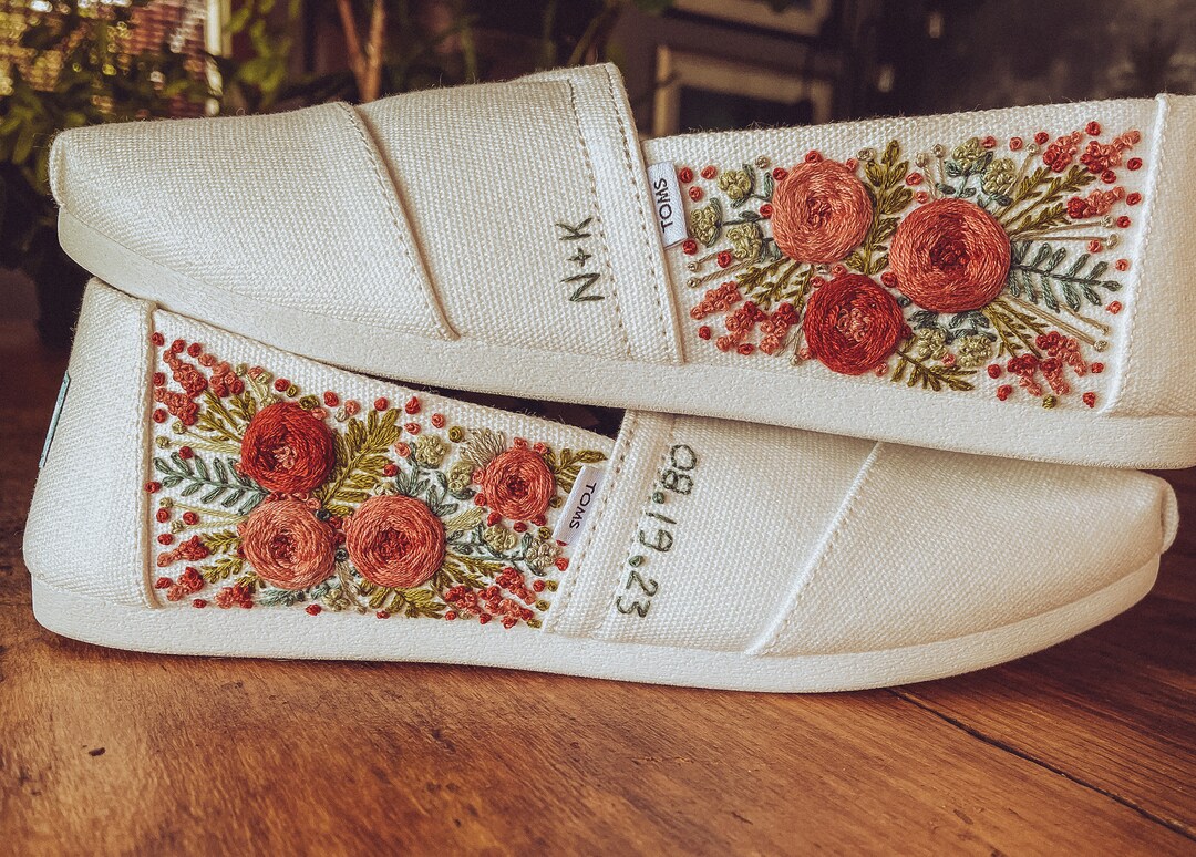 Custom Hand Embroidered Bridal Sneakers Custom Wedding Converse ...