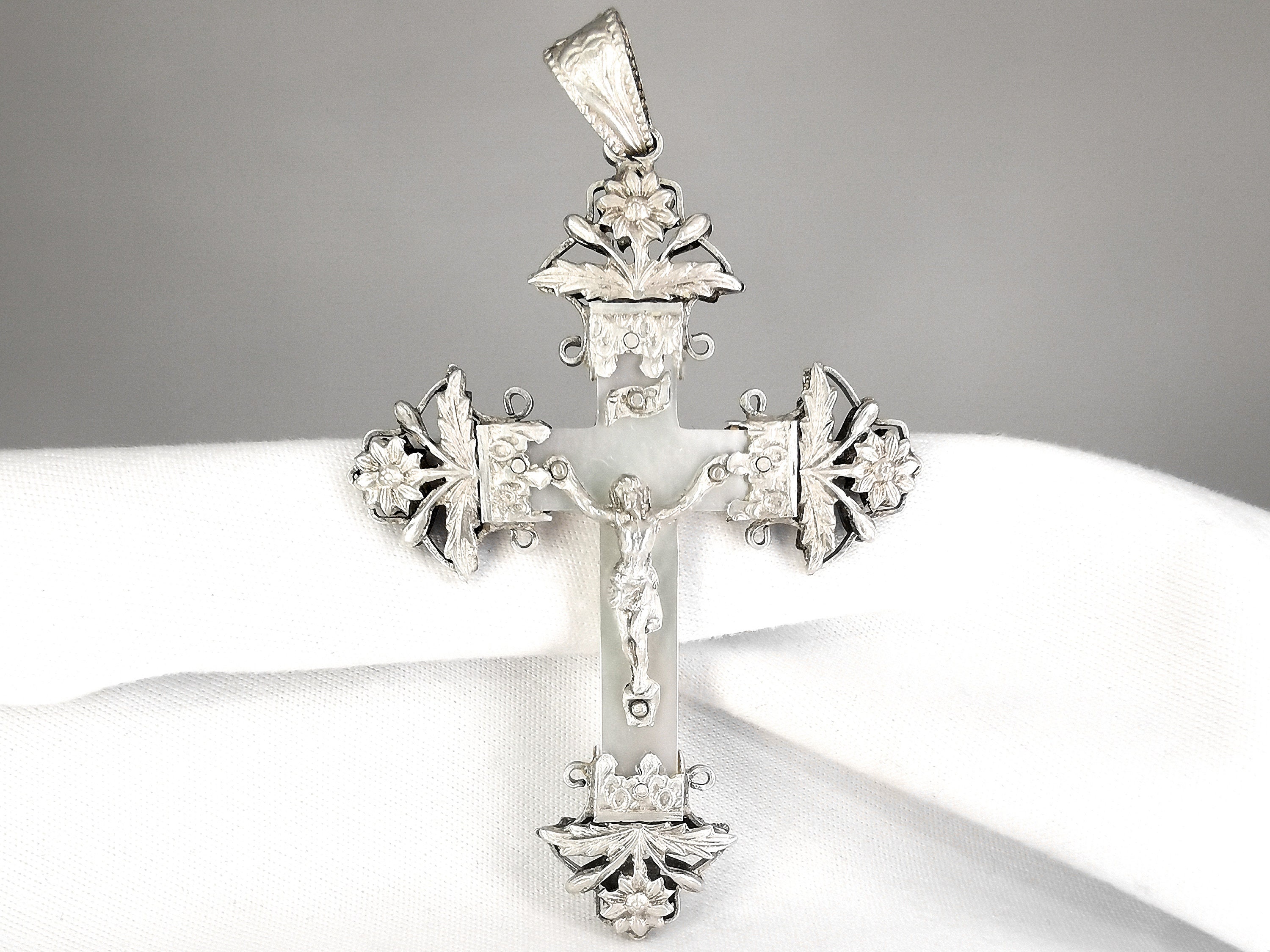Croix Antique en Nacre et Argent/French Mother-Of-Pearl & Silver Cross 19Th Century