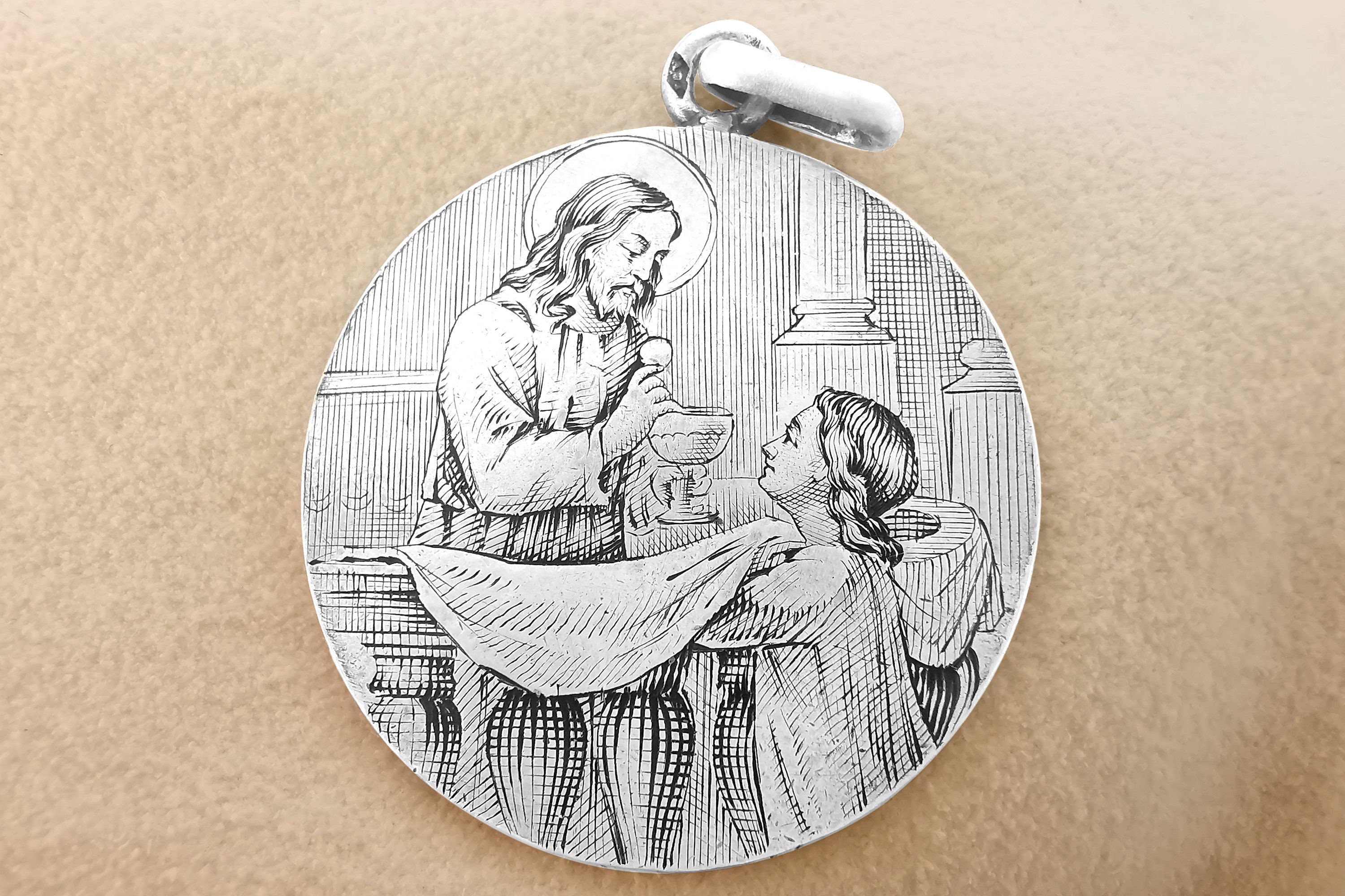 Médaille Plaque De Communion Ste Thérèse - Signée Marcel Renard, Bronze Argenté, 6.6 X 4.2 Cm - Bon état
