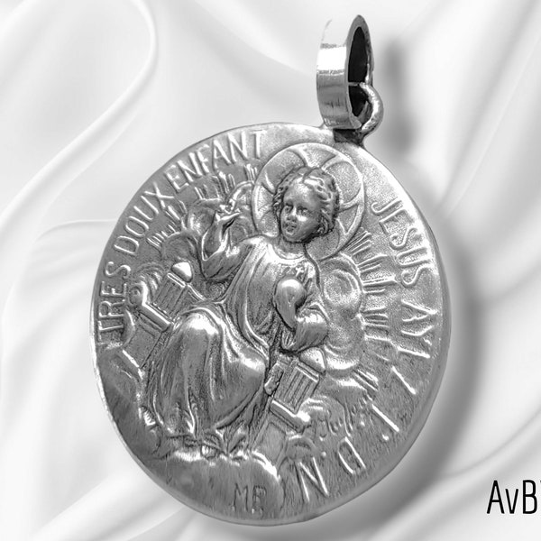 Médaille de Baptême en Argent Massif : Pendentif de Jesus 'Salvator Mundi' - Symbole de Foi et de Protection Communion | cadeau chrétien