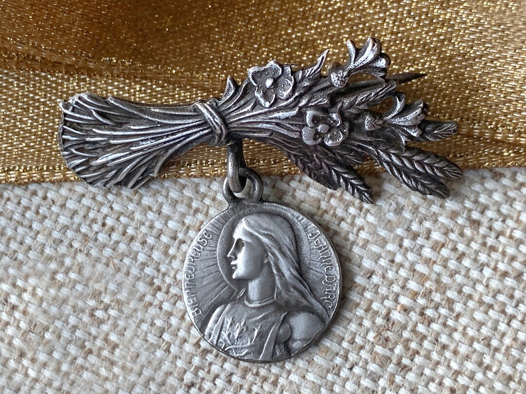 Broche Ancienne Jeanne D'Arc - Vintage - Couleur Argenté