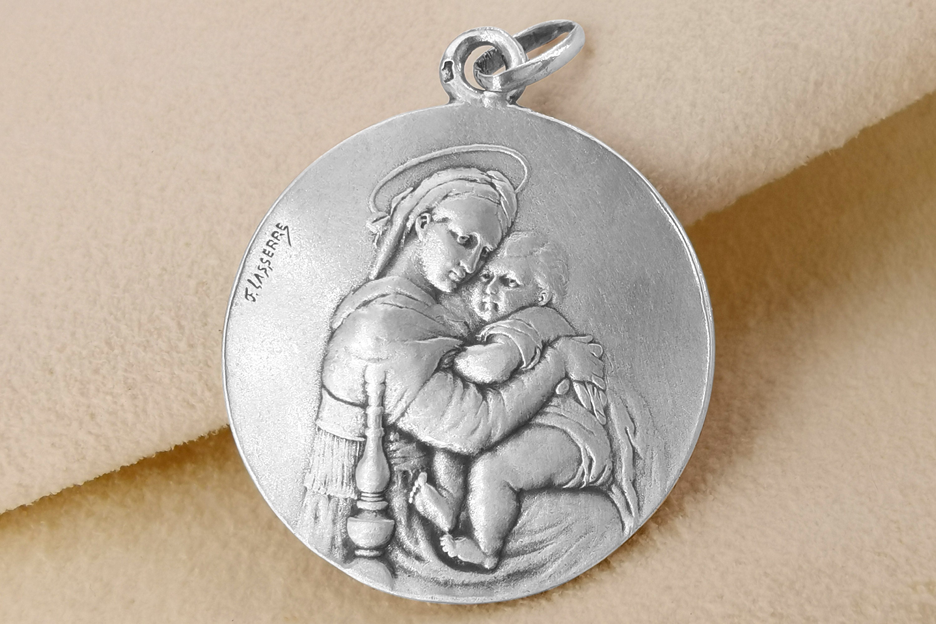 Médaille Antique, La Vierge à La Chaise, Marie, Argent Massif/French Religious Medal The Madonna Wit