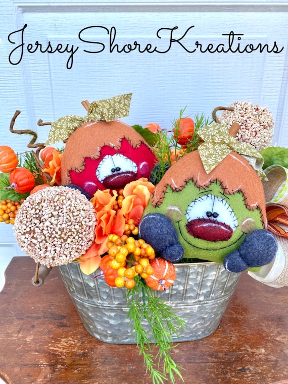 Fall Centerpiece, Candy Apples Centerpiece, Farmhouse Centerpiece, Autumn Centerpiece, Table Top Centerpiece, Fall Decor, Autumn Decor