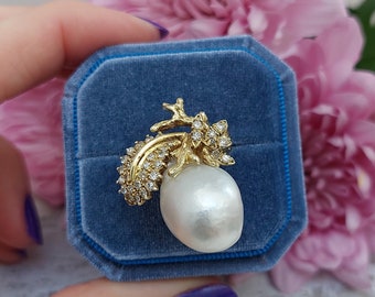 Baroque Pearl and Diamond Set Acorn Ring ~ Diamond 0.35ct ~ Size N / 55 / 7.25 ~ Circa 1970