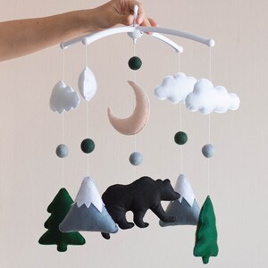 monochrome cot mobile