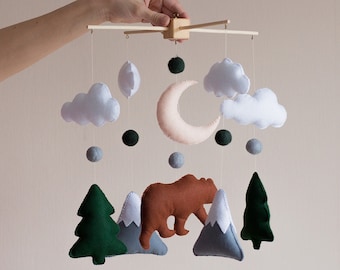 Mobile pour bébé forêt, mobile pour chambre d'enfant dans les bois, mobile pour lit de bébé, mobile ours, mobile en feutre, mobile montagne, mobile pour lit de bébé