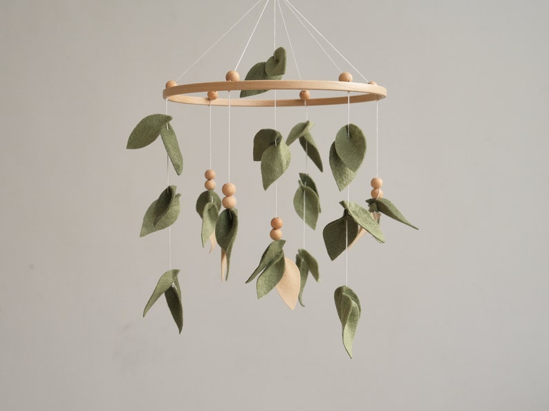 Forest crib mobile, Leaf baby mobile, Minimalist baby crib mobile, Green floral nursery mobile, Hanging mobile, Baby shower gift 画像 4