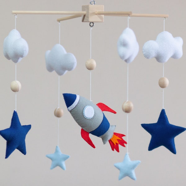 Space Baby Mobile, Babybett Mobile, Space Kinderzimmer, Kinderzimmer mobile, Rakete mobile, Raumschiff Mobile, Navy Baby Mobile, Filz Mobile