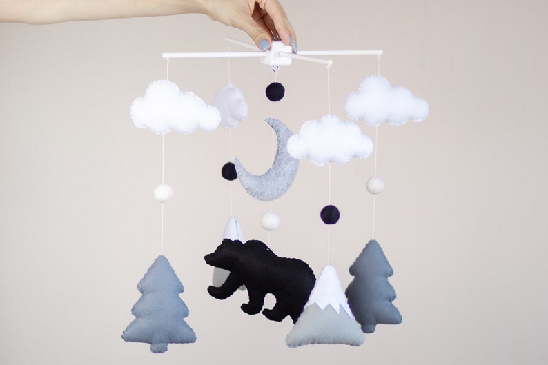 monochrome cot mobile