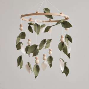 Blommigt blad babymobil, grön barnkammardekor, bohemisk babyshowerpresent bild 7