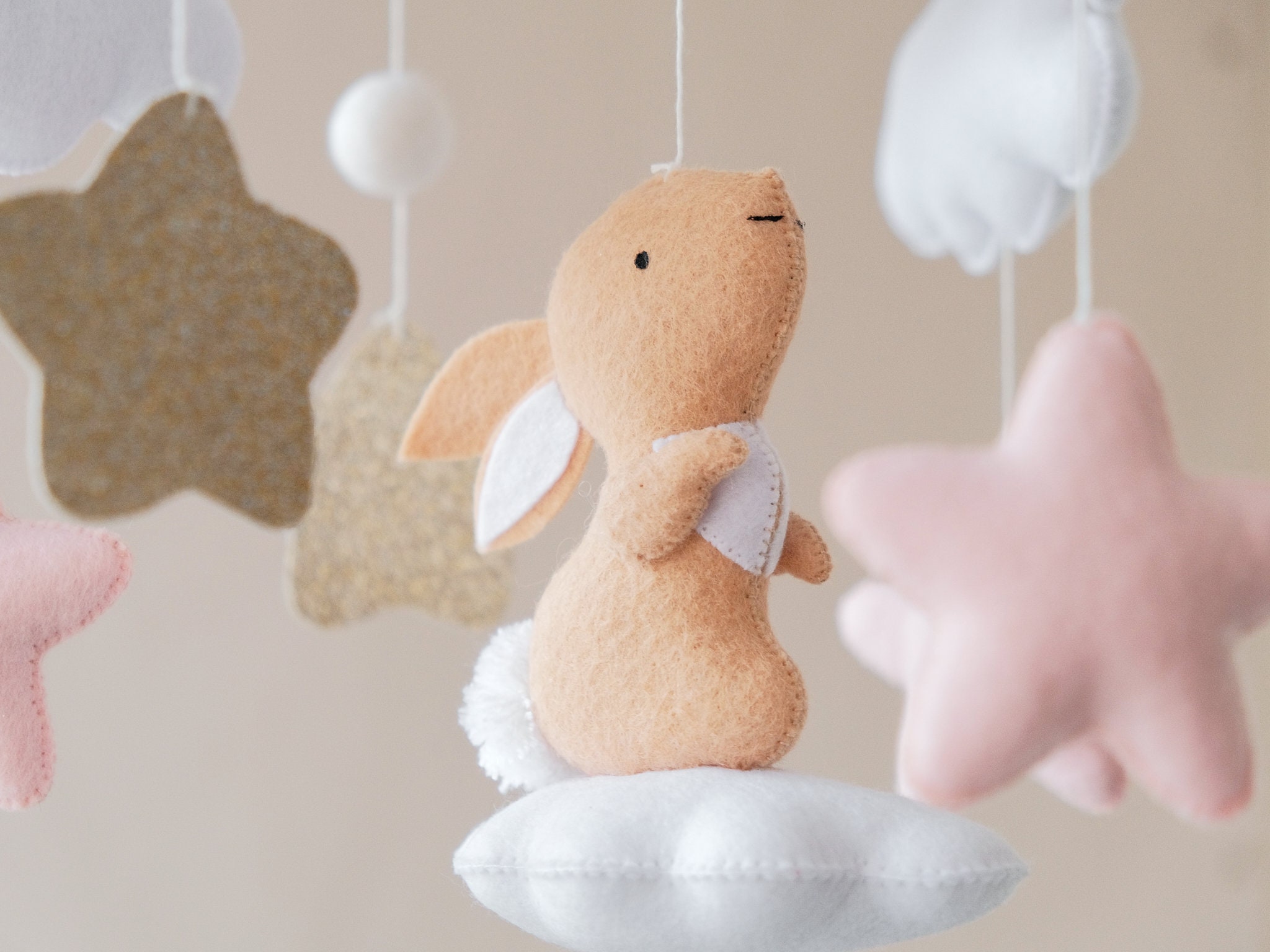 Mobile Bébé En Polaire Lapin, Nuage, Lune Et étoiles - Support En Bois Pour Berceau - éveil Sensoriel Et Visuel - 12