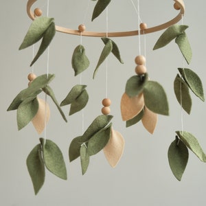 Forest crib mobile, Leaf baby mobile, Minimalist baby crib mobile, Green floral nursery mobile, Hanging mobile, Baby shower gift 画像 9