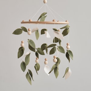 Blommigt blad babymobil, grön barnkammardekor, bohemisk babyshowerpresent bild 9