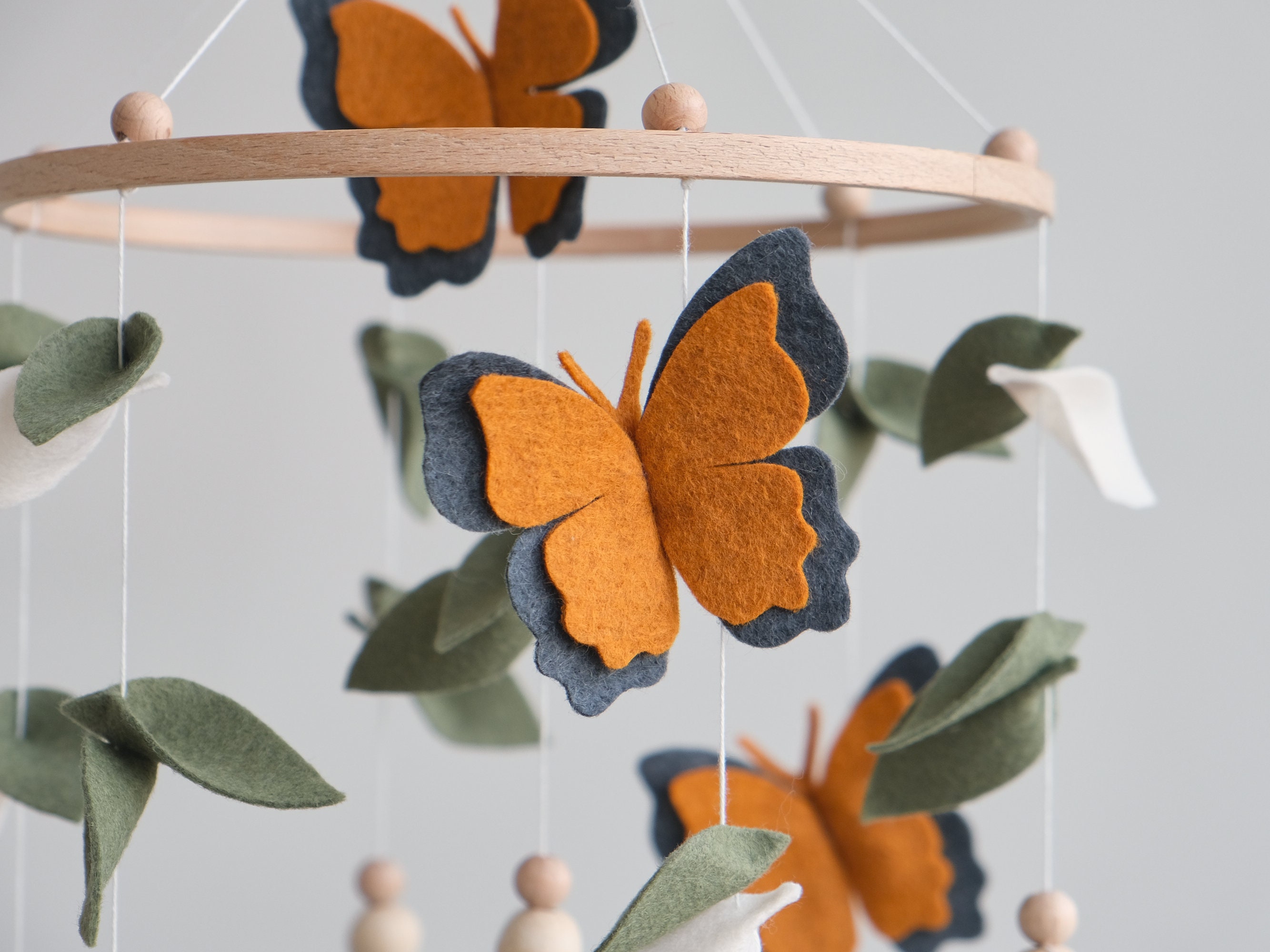 Mobile Bébé Blume Papillon - Feutre De Laine Naturel, Design Forêt, Anneau En Bois
