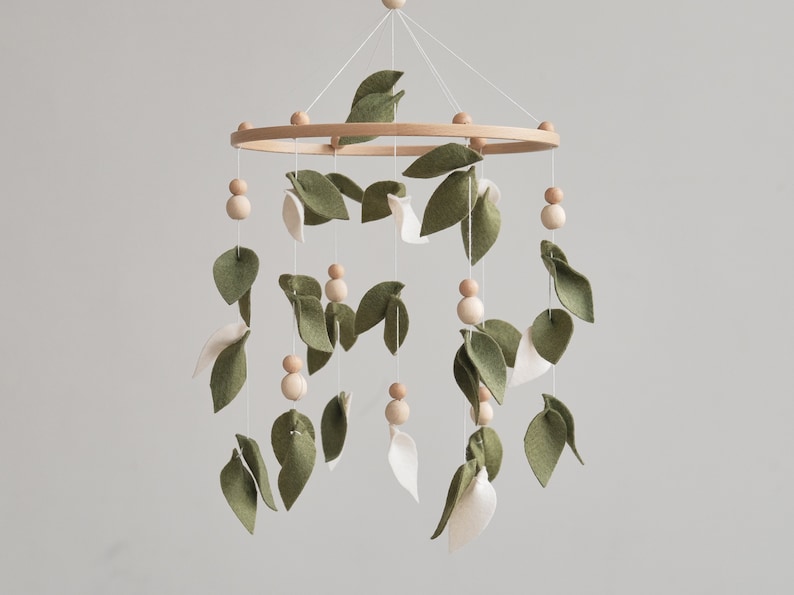 Baby-Wald-Mobile, grünes Blumen-Kinderzimmer-Mobile, Blatt-Krippen-Mobile, neutrales Mobile, hängendes Mobile, grünes Mobile, Babyparty-Geschenk Bild 5