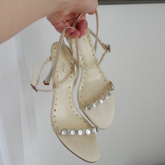 ivory strappy heels | y2k vintage bcbg ankle stra… - image 2