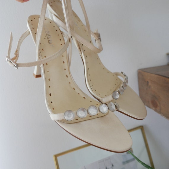 ivory strappy heels | y2k vintage bcbg ankle stra… - image 6