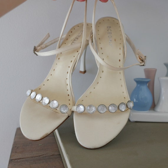 ivory strappy heels | y2k vintage bcbg ankle stra… - image 1