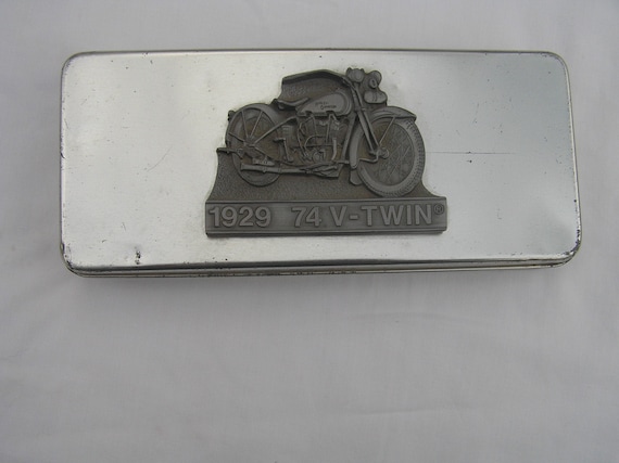 HARLEY DAVIDSON MOTORCYCLES 1995 vintage candy tin case metal box cycle advertising patsys candies emblem crest usa shield 1929 V twin 74