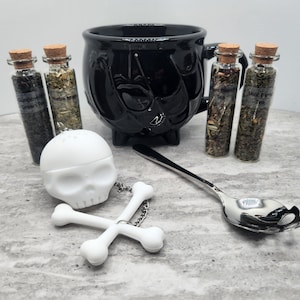 Spider Cauldron Spooky Tea Lovers Gift Box - Tea Samples - Skull Skeleton Silicone Infuser - Spoon