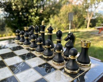 Personalisierte Vip Holz- und Marmorgemusterte Schachbrett-Sets mit Schwarz-Weiß-Luxus-Klassik-Schachfiguren, Schachset handgefertigt
