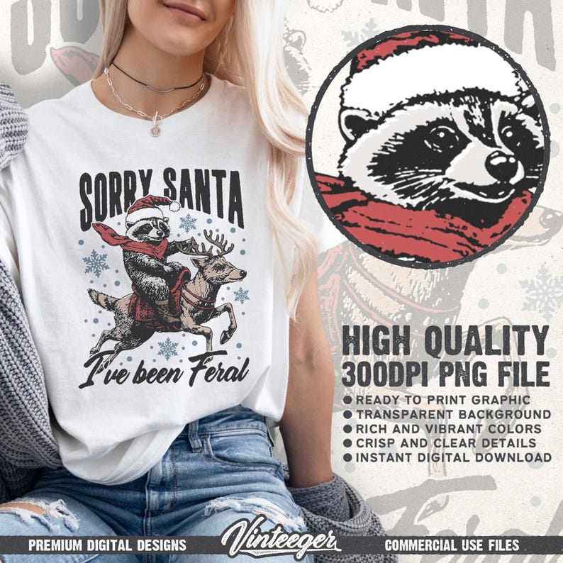 PNG di Natale retrò – Divertente procione con cappello di Babbo Natale Grafica per t-shirt e decorazioni – Design natalizio per sublimazione e DTG immagine 2