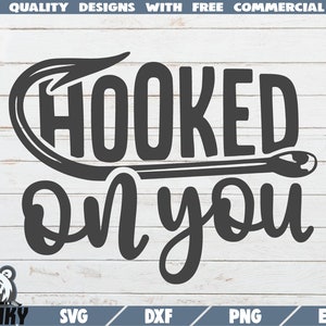 Verslaafd aan je SVG - Instant download - Commercieel gebruik - Afdrukbaar gesneden bestand - Vishaak SVG - Vissen citaat svg - Fisherman shirt svg