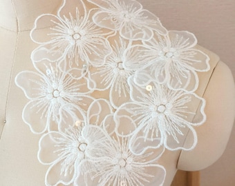 Set of 5 Off White floral applique I small beaded flower I DIY Craft I Sewing Supplies I For dresses, wedding gowns, veils